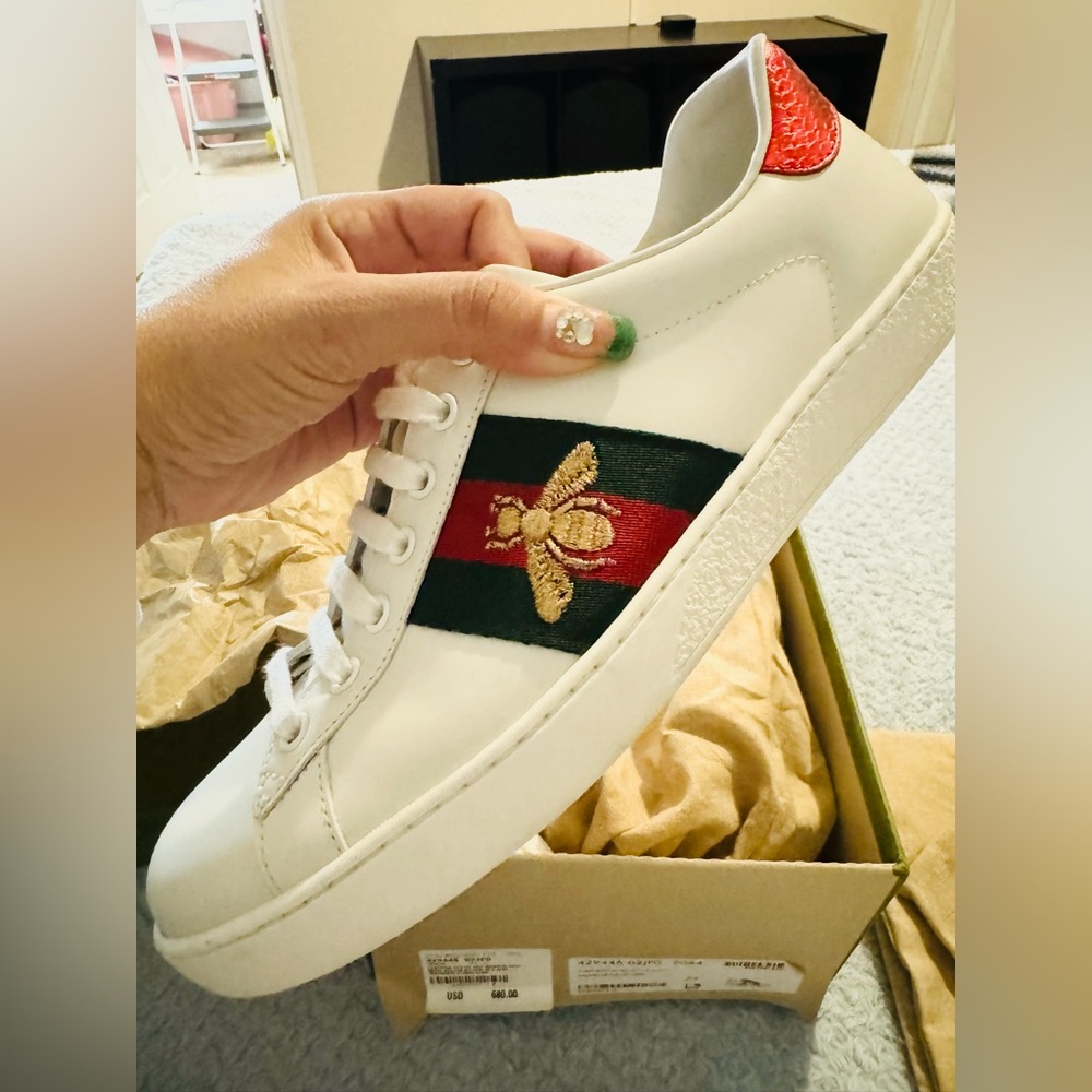 Authentic 100% Gucci sneackers